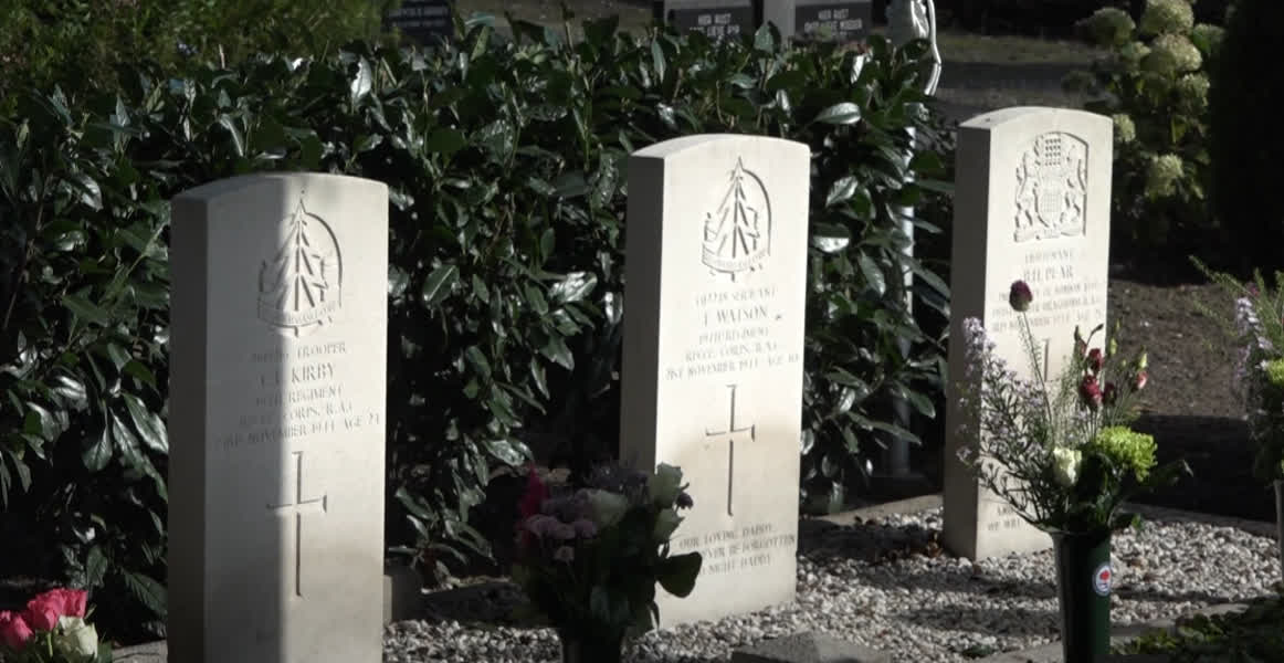 Graven Gesneuvelde Militairen Geadopteerd